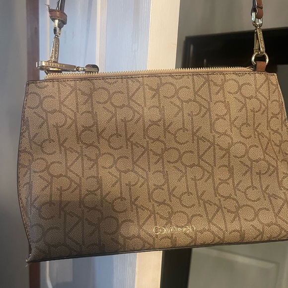 Purses - Picture 2 of 7